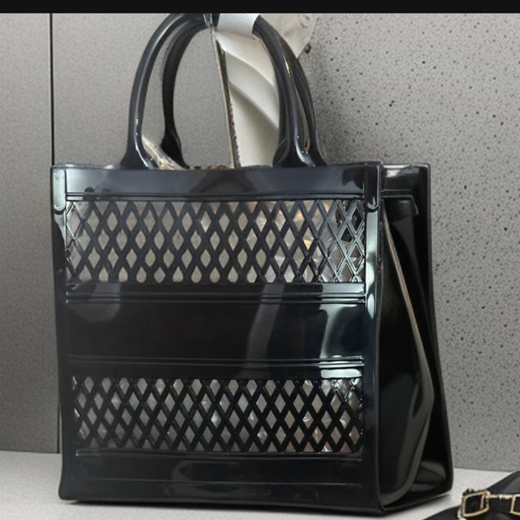 Black Plastic Net Purse - Picture 1 of 2